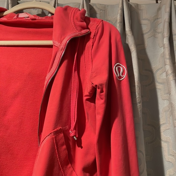 Lulu lemon coral jacket - Picture 2 of 3